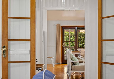Frangipani House - Goulburn Accommodation 6