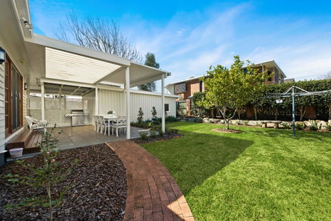Frangipani House - Goulburn Accommodation 33