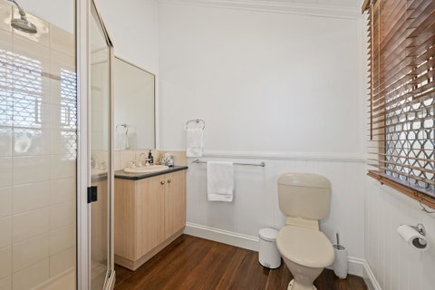 Frangipani House - Goulburn Accommodation 16