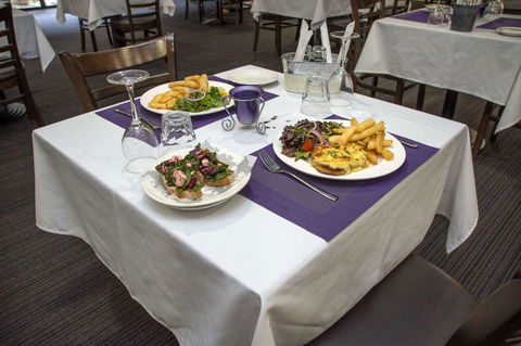 The Robert Towns - Goulburn Accommodation 17