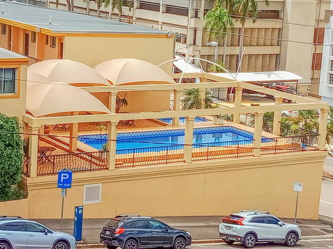 The Robert Towns - Goulburn Accommodation 15