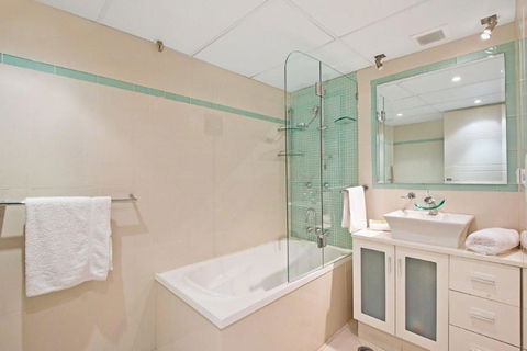 Surfers International Apartments - Goulburn Accommodation 38