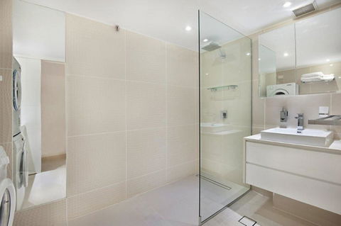 Surfers International Apartments - Goulburn Accommodation 12