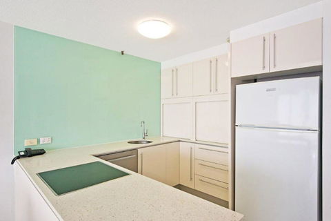 Surfers International Apartments - Goulburn Accommodation 22
