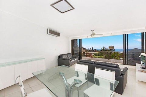 Surfers International Apartments - Goulburn Accommodation 24