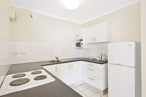 Surfers International Apartments - Goulburn Accommodation 32