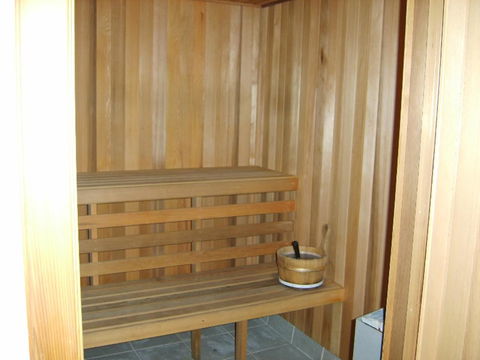 Surfers International Apartments - Goulburn Accommodation 2
