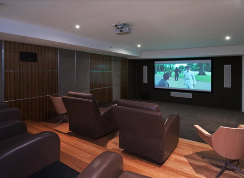 Reflection On The Sea - Goulburn Accommodation 34