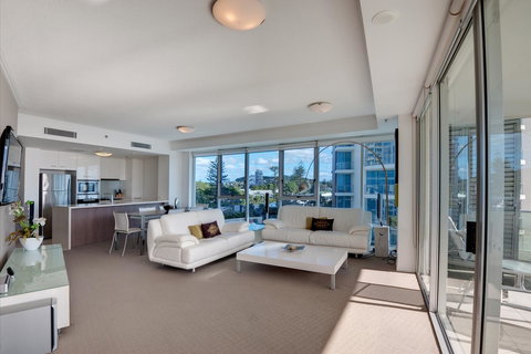 Reflection On The Sea - Goulburn Accommodation 5