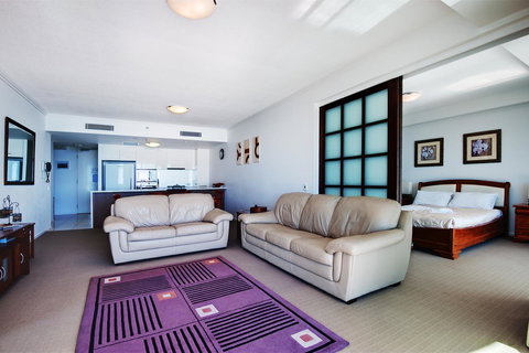 Reflection On The Sea - Goulburn Accommodation 10