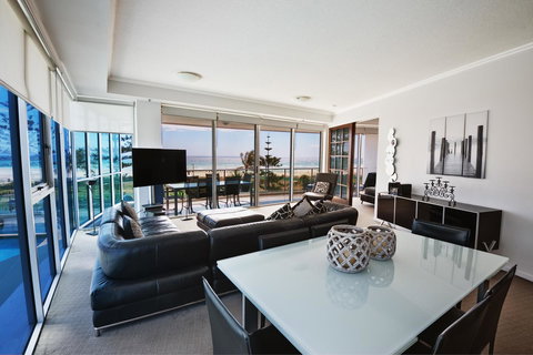 Reflection On The Sea - Goulburn Accommodation 40