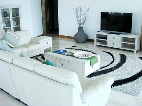 Reflection On The Sea - Goulburn Accommodation 42