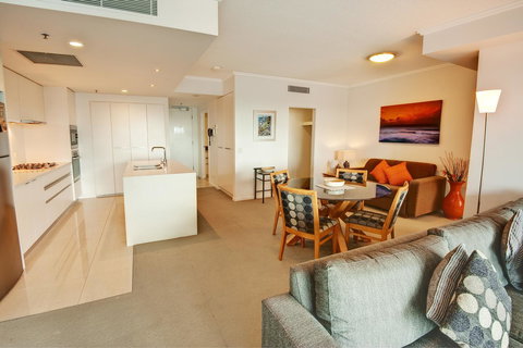 Reflection On The Sea - Goulburn Accommodation 16