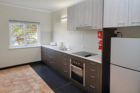 Palm Beach Hotel - Goulburn Accommodation 5