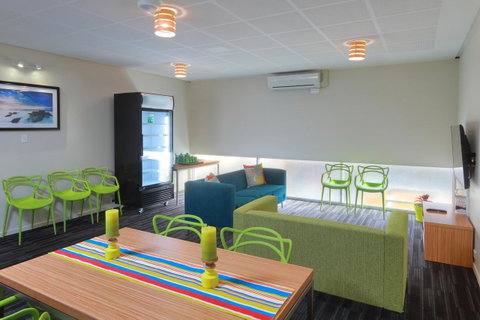 Palm Beach Hotel - Goulburn Accommodation 10