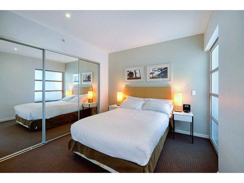H Star Residences-- Paradise Stayz - Goulburn Accommodation 8