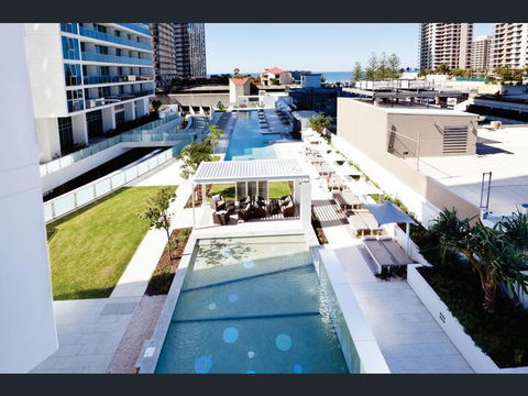 H Star Residences-- Paradise Stayz - Goulburn Accommodation 4