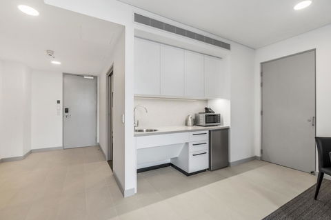 Essence Suites Taringa - Goulburn Accommodation 15