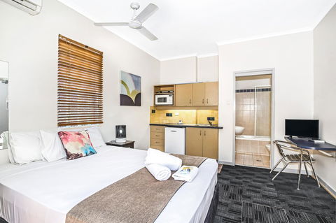City Palms Brisbane - Goulburn Accommodation 3