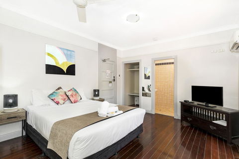City Palms Brisbane - Goulburn Accommodation 9