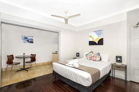 City Palms Brisbane - Goulburn Accommodation 10