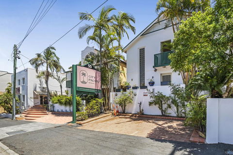 City Palms Brisbane - Goulburn Accommodation 0