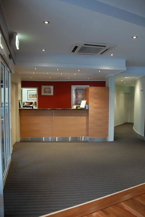 Madison Tower Mill Hotel - Goulburn Accommodation 3