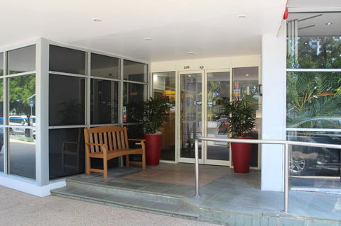 Madison Tower Mill Hotel - Goulburn Accommodation 1