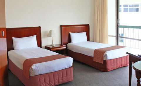 Madison Tower Mill Hotel - Goulburn Accommodation 5