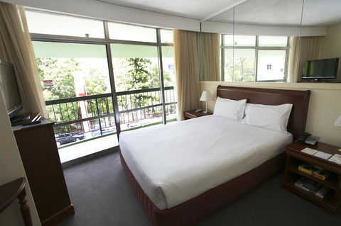 Madison Tower Mill Hotel - Goulburn Accommodation 8