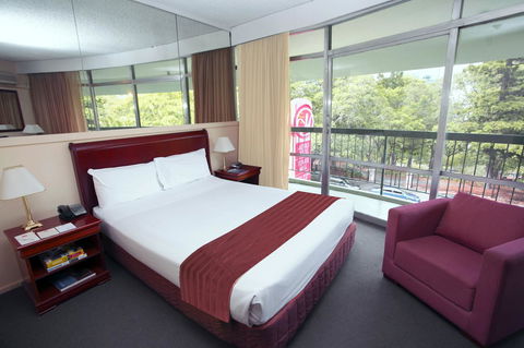 Madison Tower Mill Hotel - Goulburn Accommodation 4