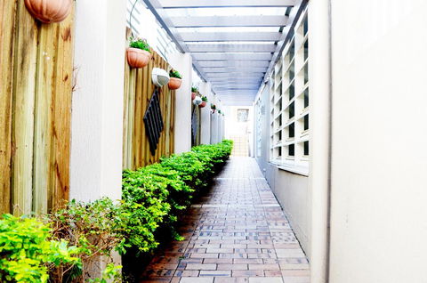 Spring Hill Mews Apartments - Goulburn Accommodation 3