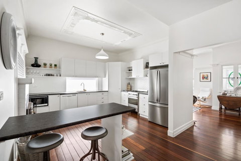 The Lighthouse - Goulburn Accommodation 11