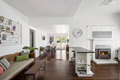 The Lighthouse - Goulburn Accommodation 7