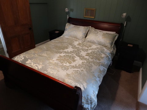 Loughmore House - Goulburn Accommodation 12