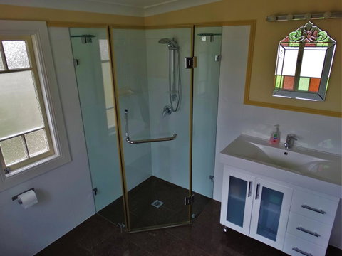 Loughmore House - Goulburn Accommodation 11