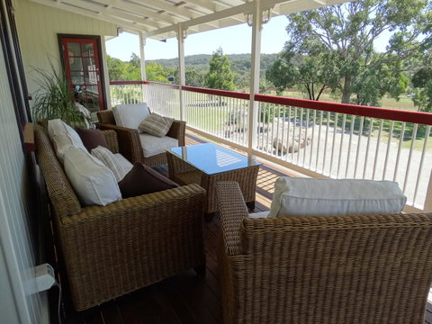 Loughmore House - Goulburn Accommodation 2