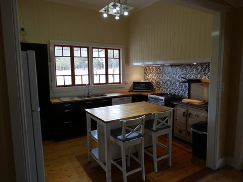 Loughmore House - Goulburn Accommodation 3