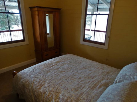 Loughmore House - Goulburn Accommodation 10
