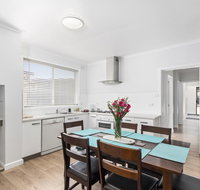 Wattle Grove Villa - Goulburn Accommodation