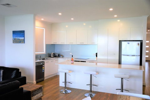 Western Breeze - Goulburn Accommodation 0