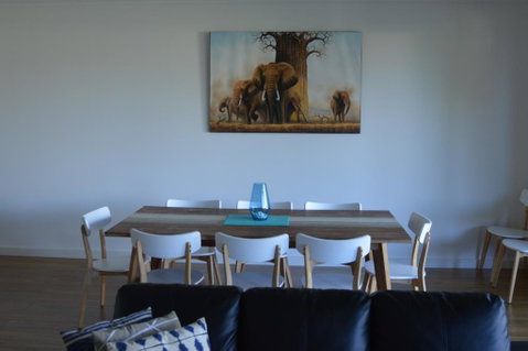 Western Breeze - Goulburn Accommodation 3