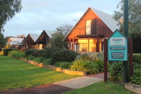 Whalers Cove Villas - Goulburn Accommodation 0