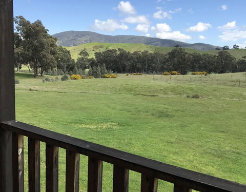 Wimmera Hills Winery - Goulburn Accommodation 1