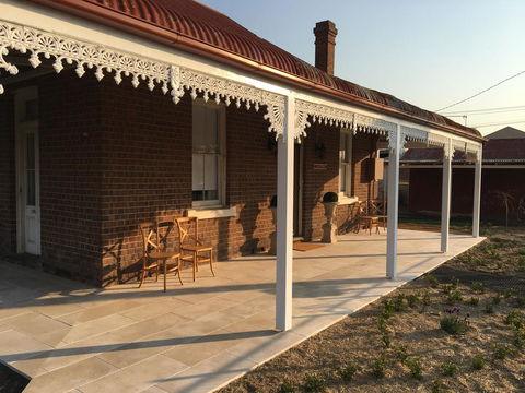 Woodstock Cottage - Goulburn Accommodation 3