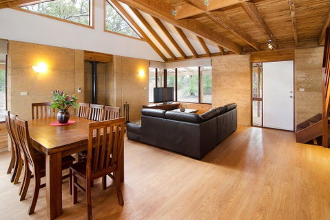Woodstone Kookaburra Cottage - Goulburn Accommodation 2