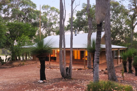 Woodstone Possum Cottage - Goulburn Accommodation 0