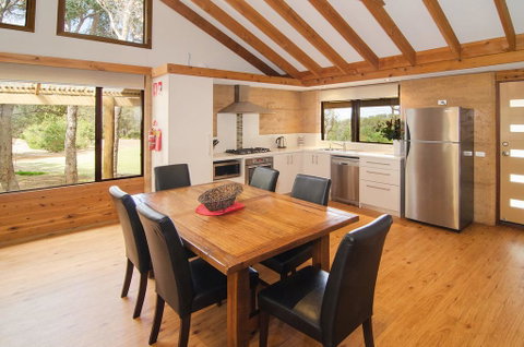 Woodstone Possum Cottage - Goulburn Accommodation 2