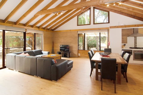 Woodstone Possum Cottage - Goulburn Accommodation 3