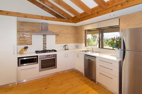 Woodstone Possum Cottage - Goulburn Accommodation 1